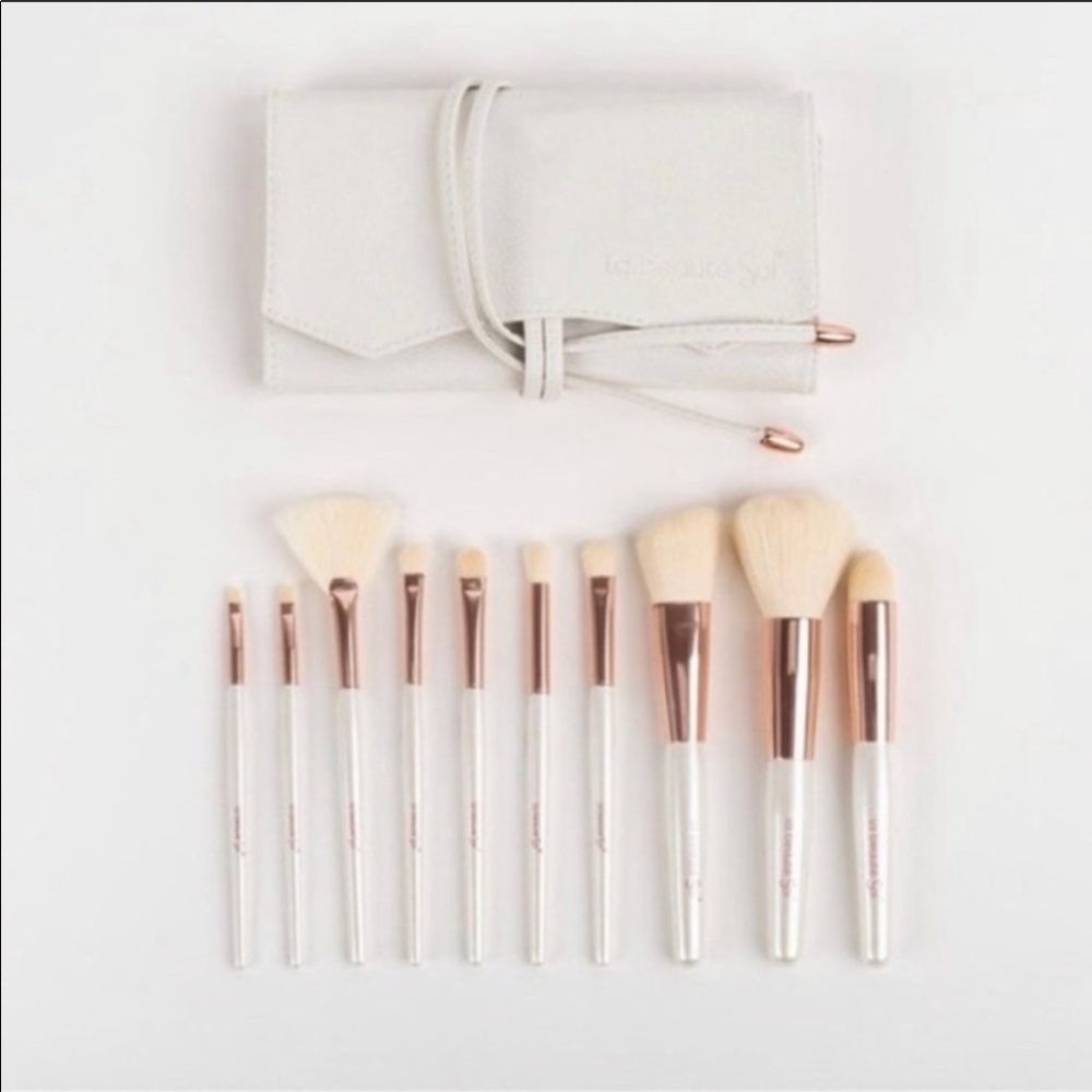 🌷SOLD🌷La Beaute Soi 10 Pcs MakeUp Brush Col